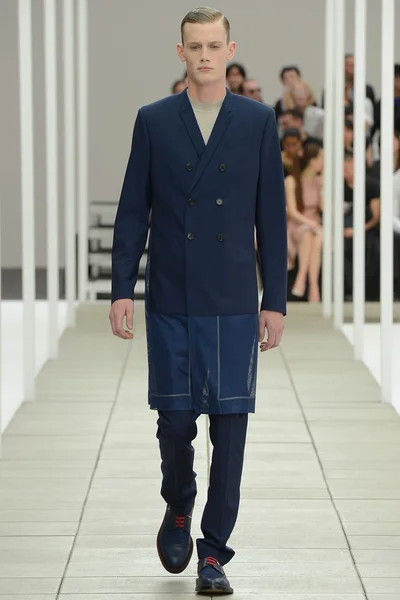Look 27